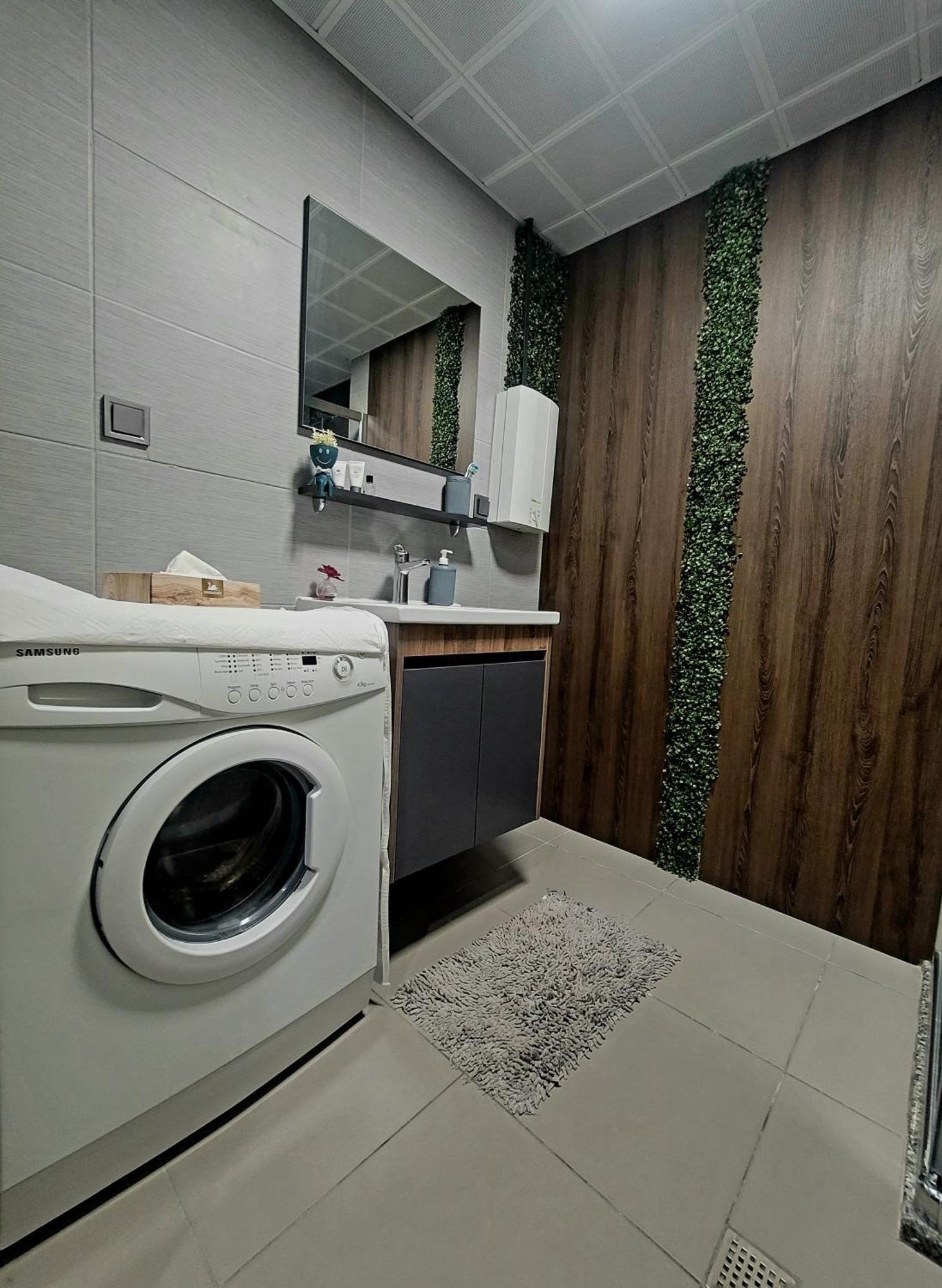 Alfred Sky Smart Apartment 29Th Spa Included Skopie Exterior foto
