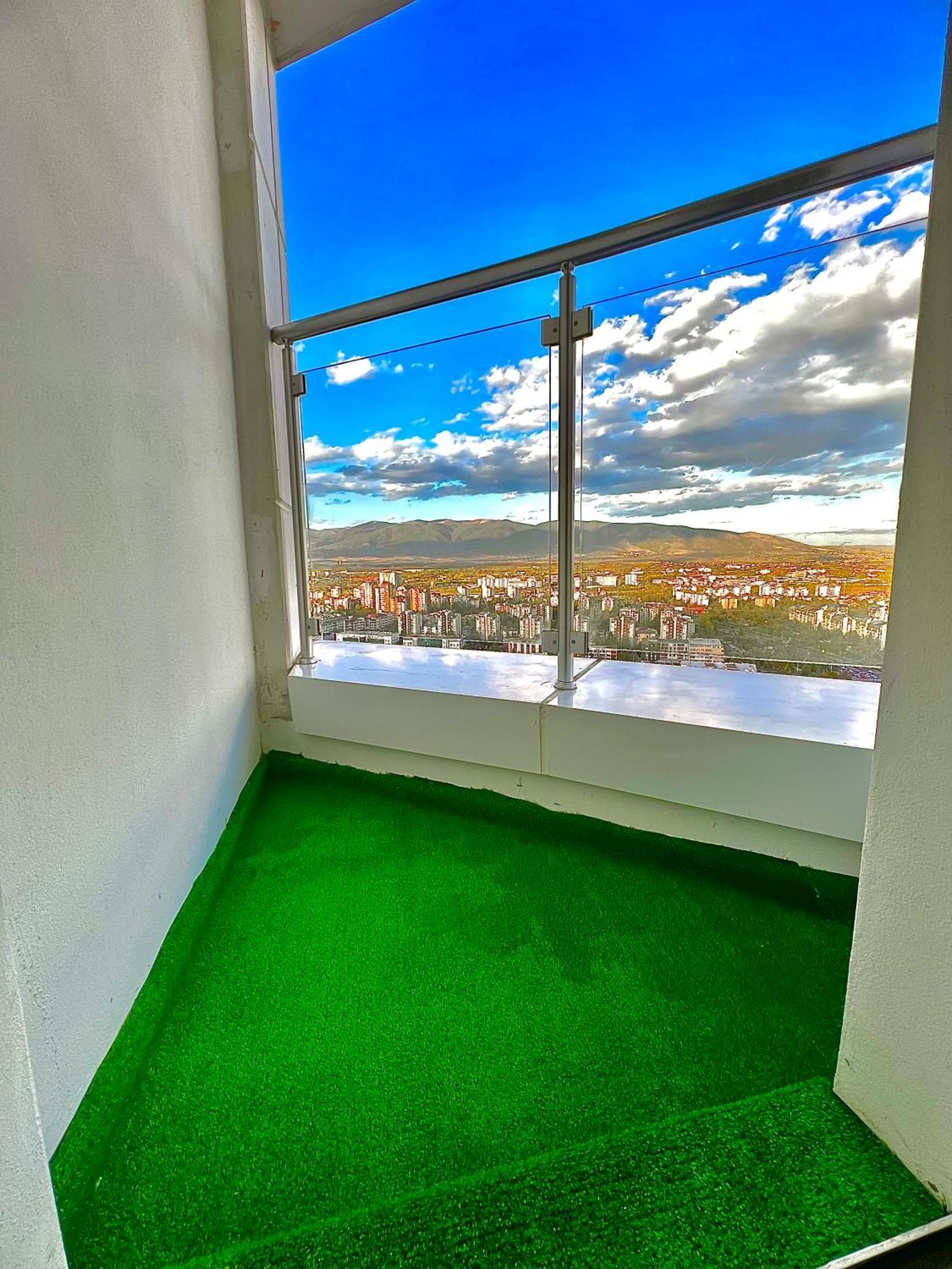 Alfred Sky Smart Apartment 29Th Spa Included Skopie Exterior foto